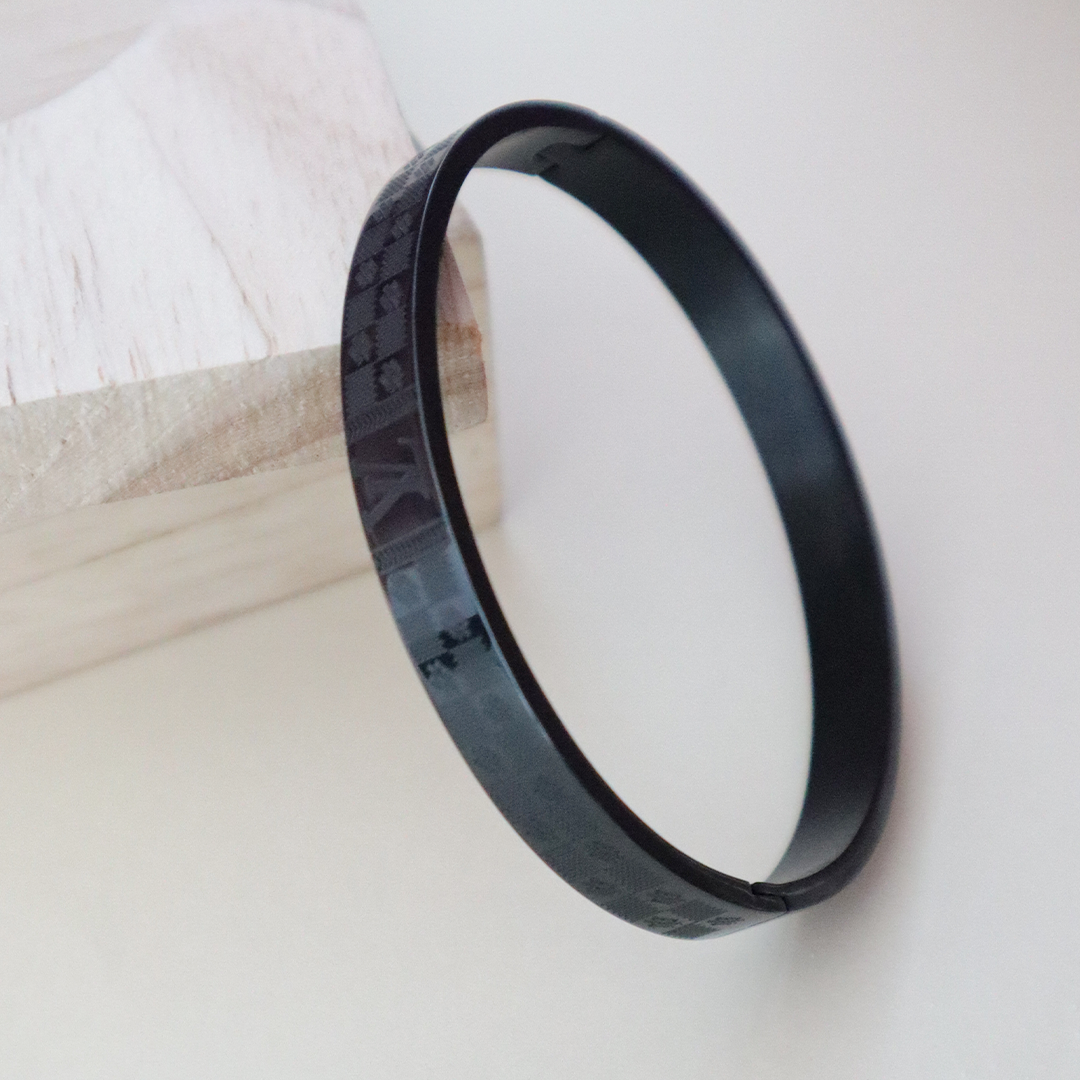 Classic Black Men’s Bracelet with Matt look