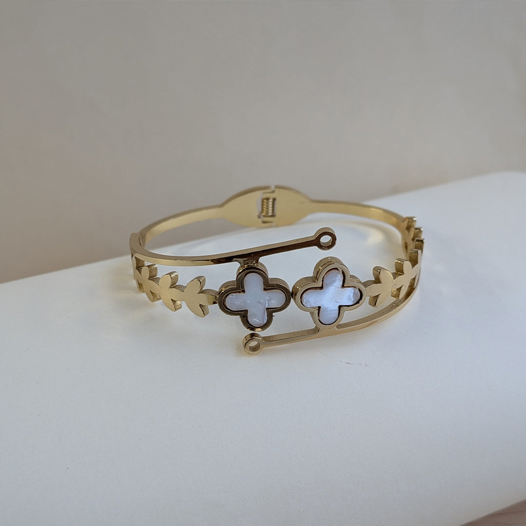 Gold Finish White Clover With Leaf Design Bracelet For Girls & Women