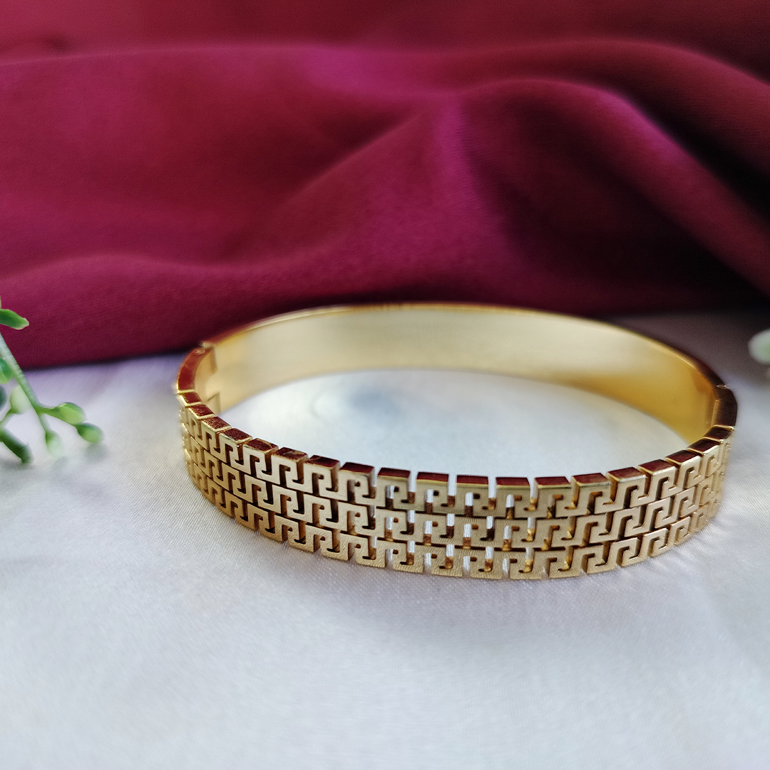 18K Gold-Plated Luxe Geometric Bracelet (Anti Tarnish)