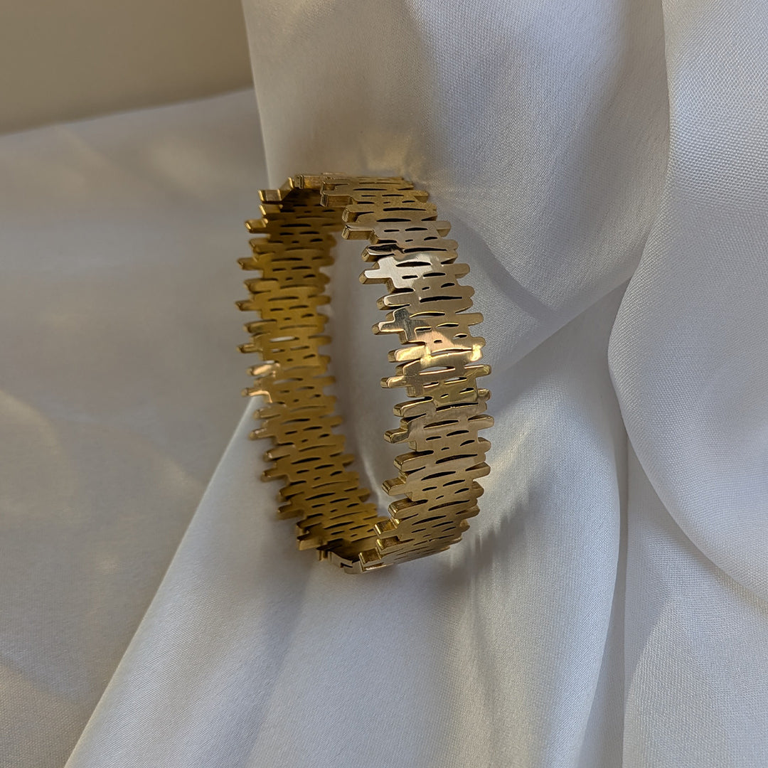 Elegant Gold Finish Geometric Pattern Bracelet For Girls & Women