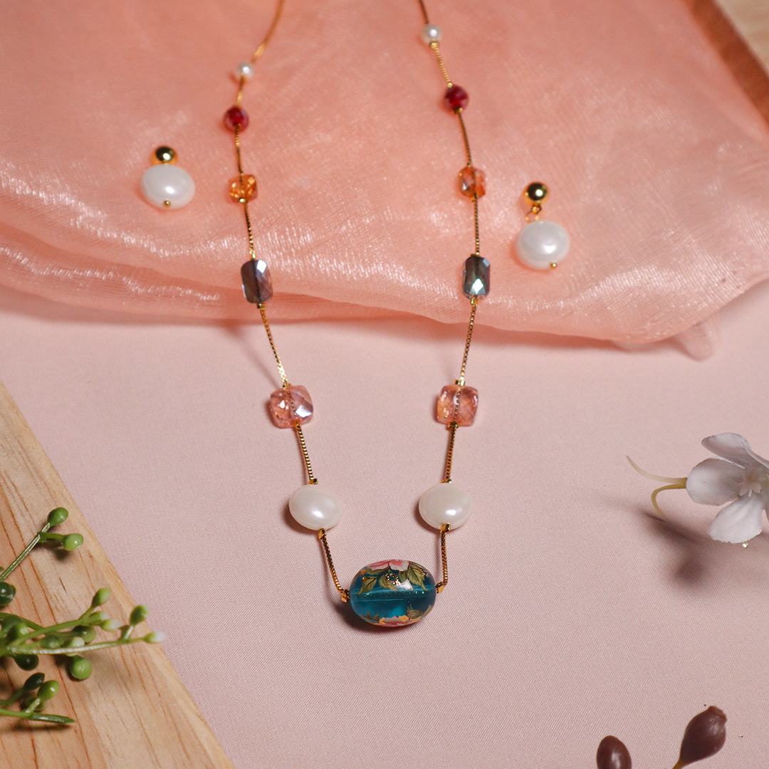 Vintage Rose Charm Beaded Necklace With Pearl Stud Earrings