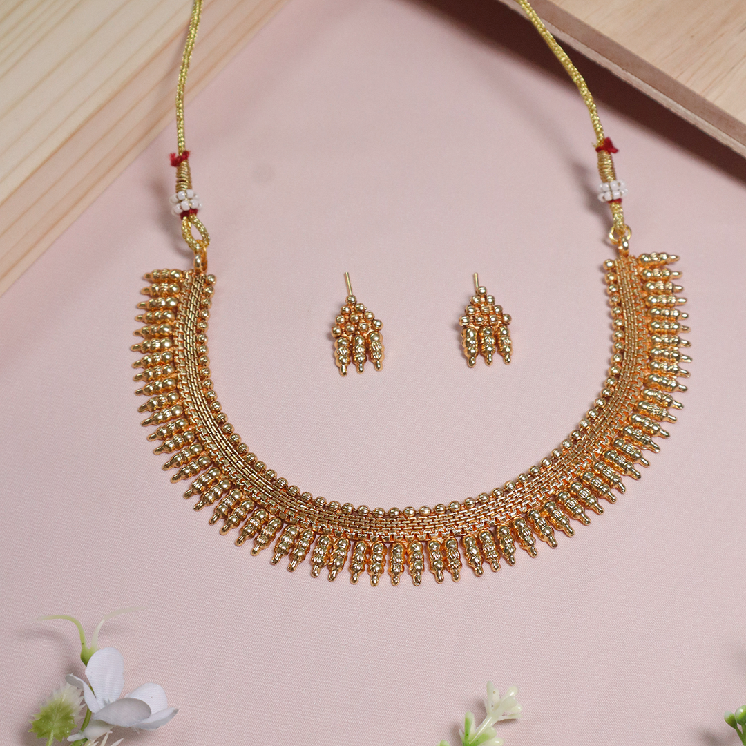 Gold Plated Regal Choker Rajwada Necklace With Earrings