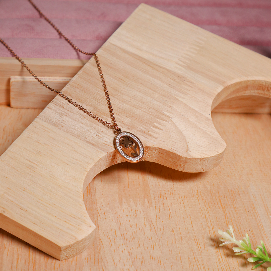 Rose Gold Graceful Flower Pendant Necklae (Anti Tarnish)