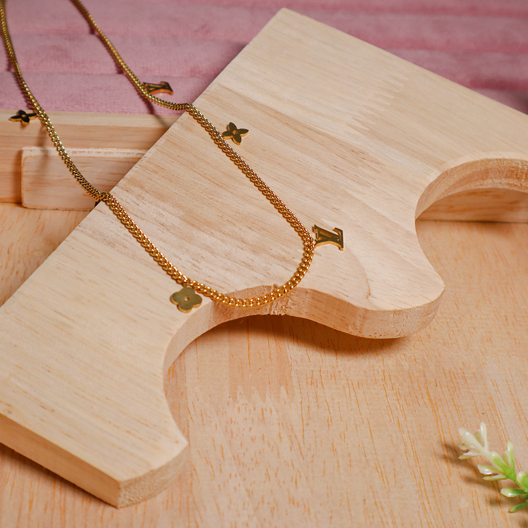 18K Gold Plated Bloom Charm Pendant Necklace (Anti Tarnish)