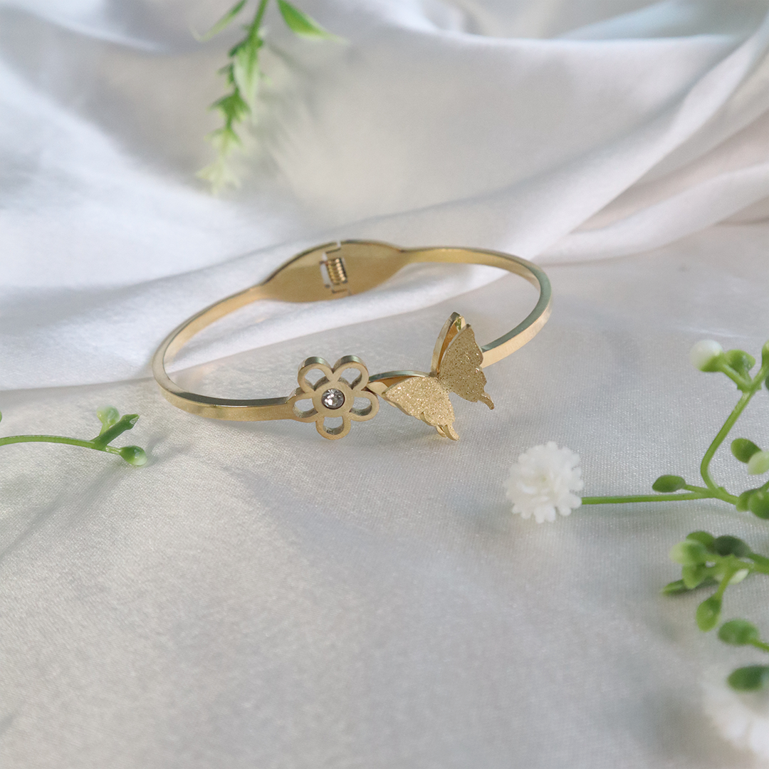 18K Gold Plated Bloom & Butterfly Bracelet (Anti Tarnish)