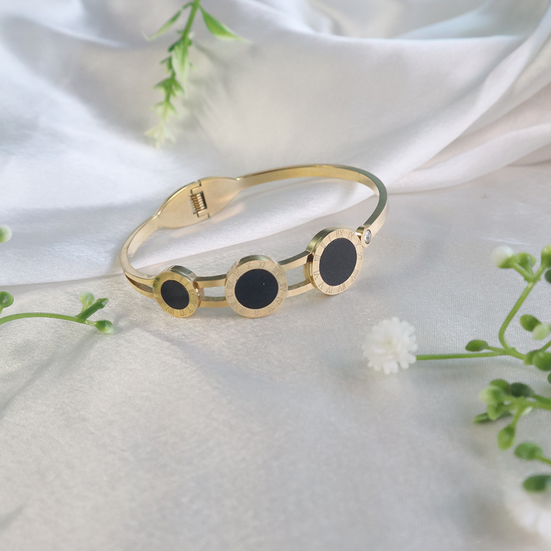 18K Gold Plated Tri-Circle Roman Bracelet (Anti Tarnish)