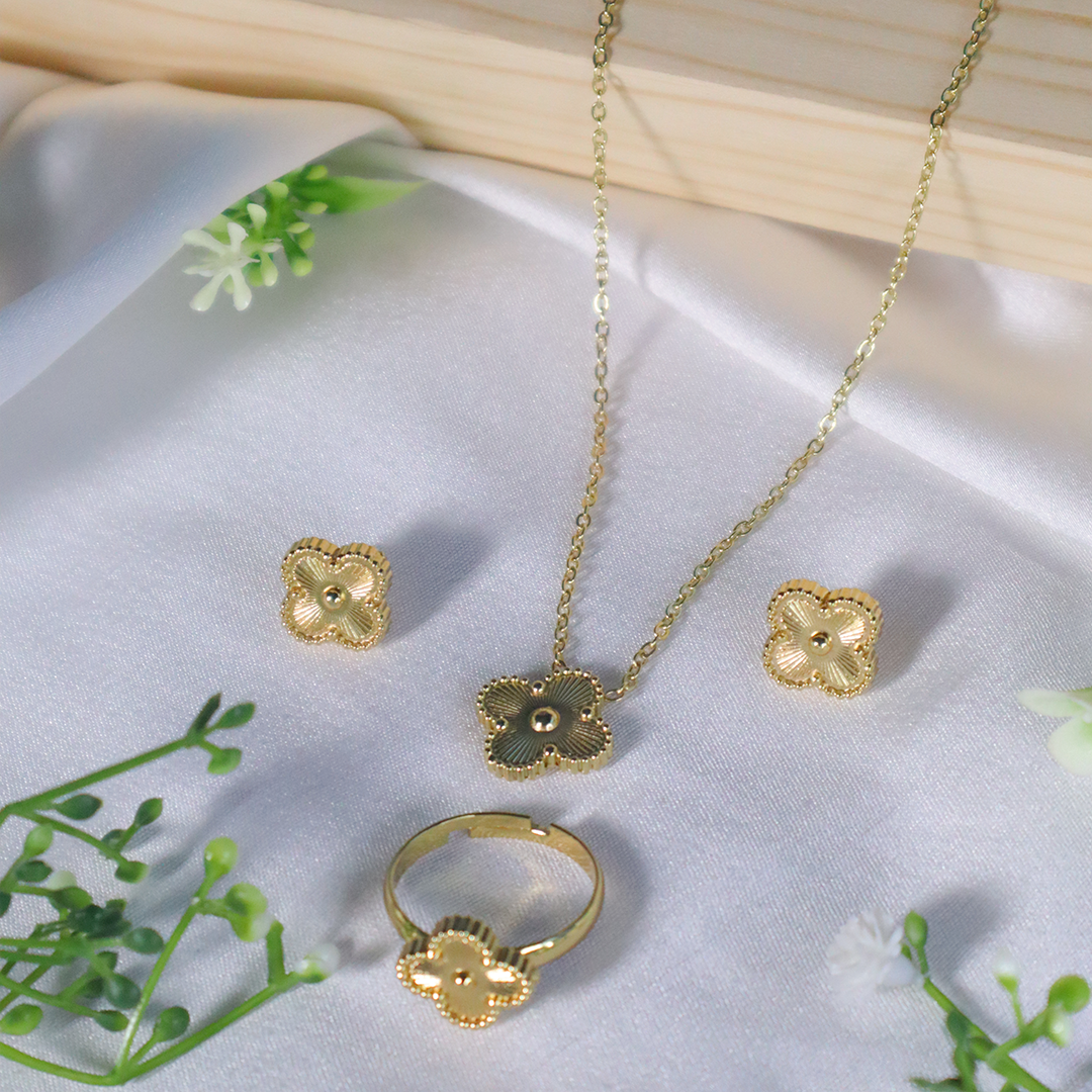 18K Gold Plated Floral-Inspired Clover Pendant Set (Anti Tarnish)