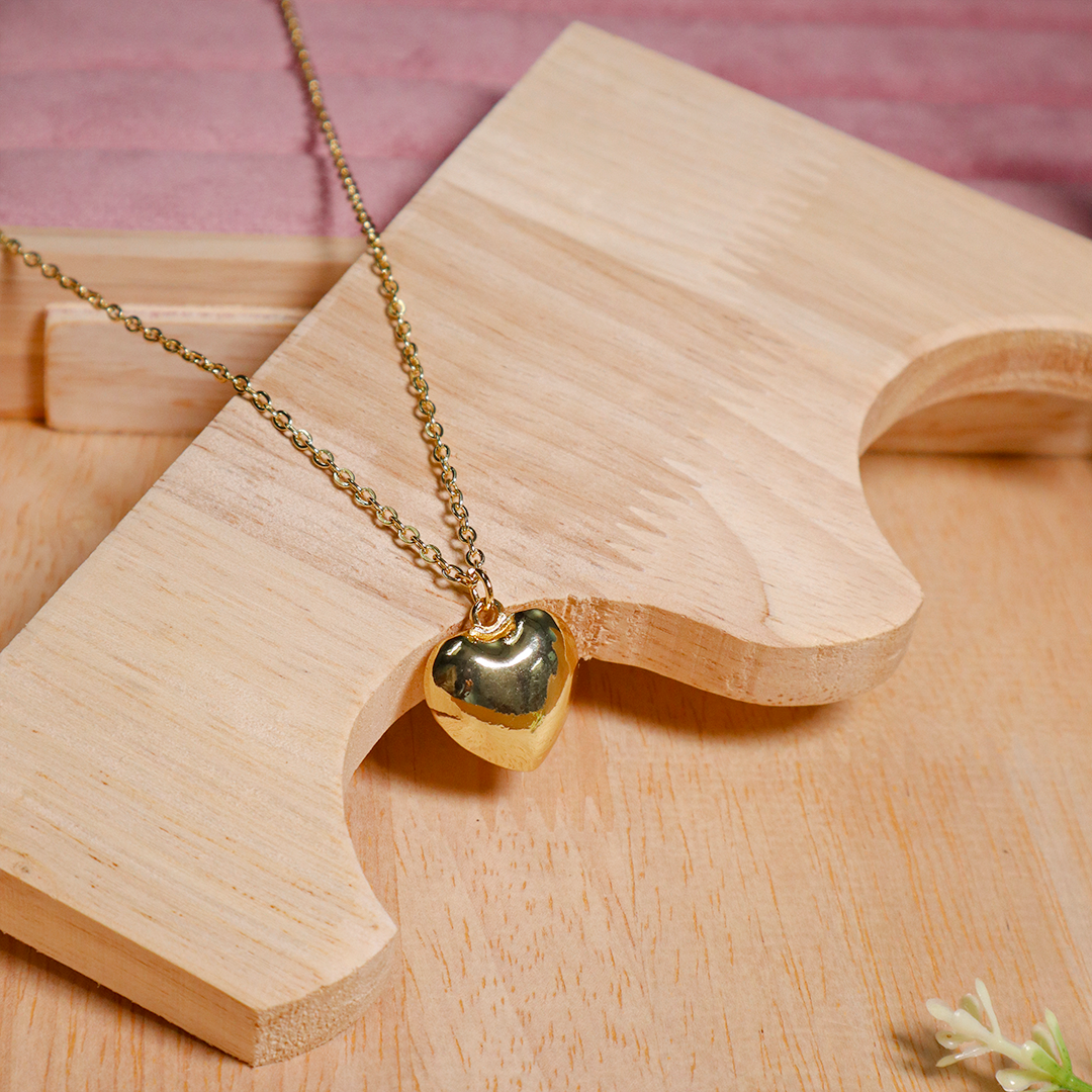 18K Gold Plated Solid Heart Pendant Necklace (Anti Tarnish)