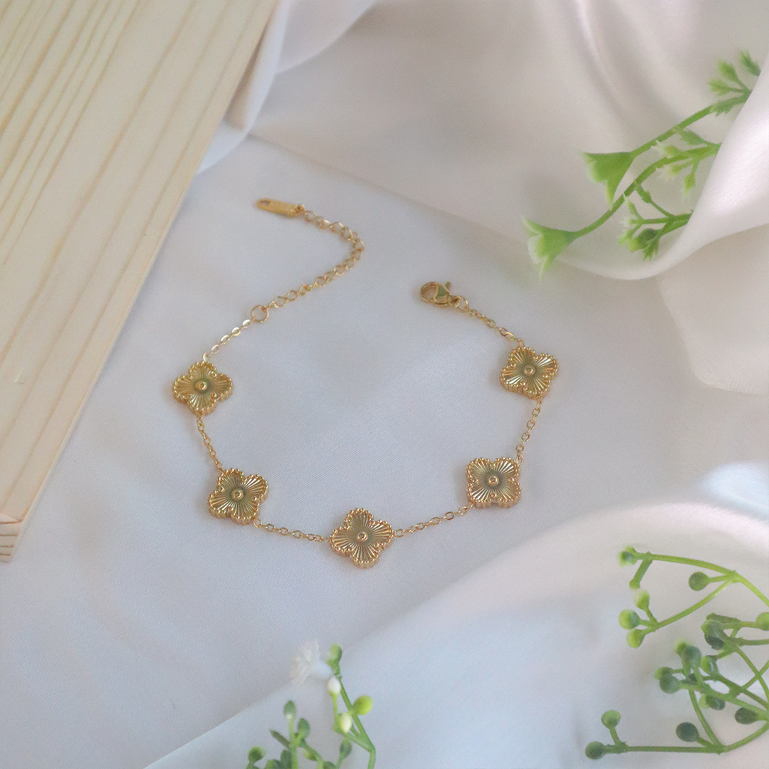 18K Gold Plated Enamel Clover Delight Bracelet (Anti Tarnish)