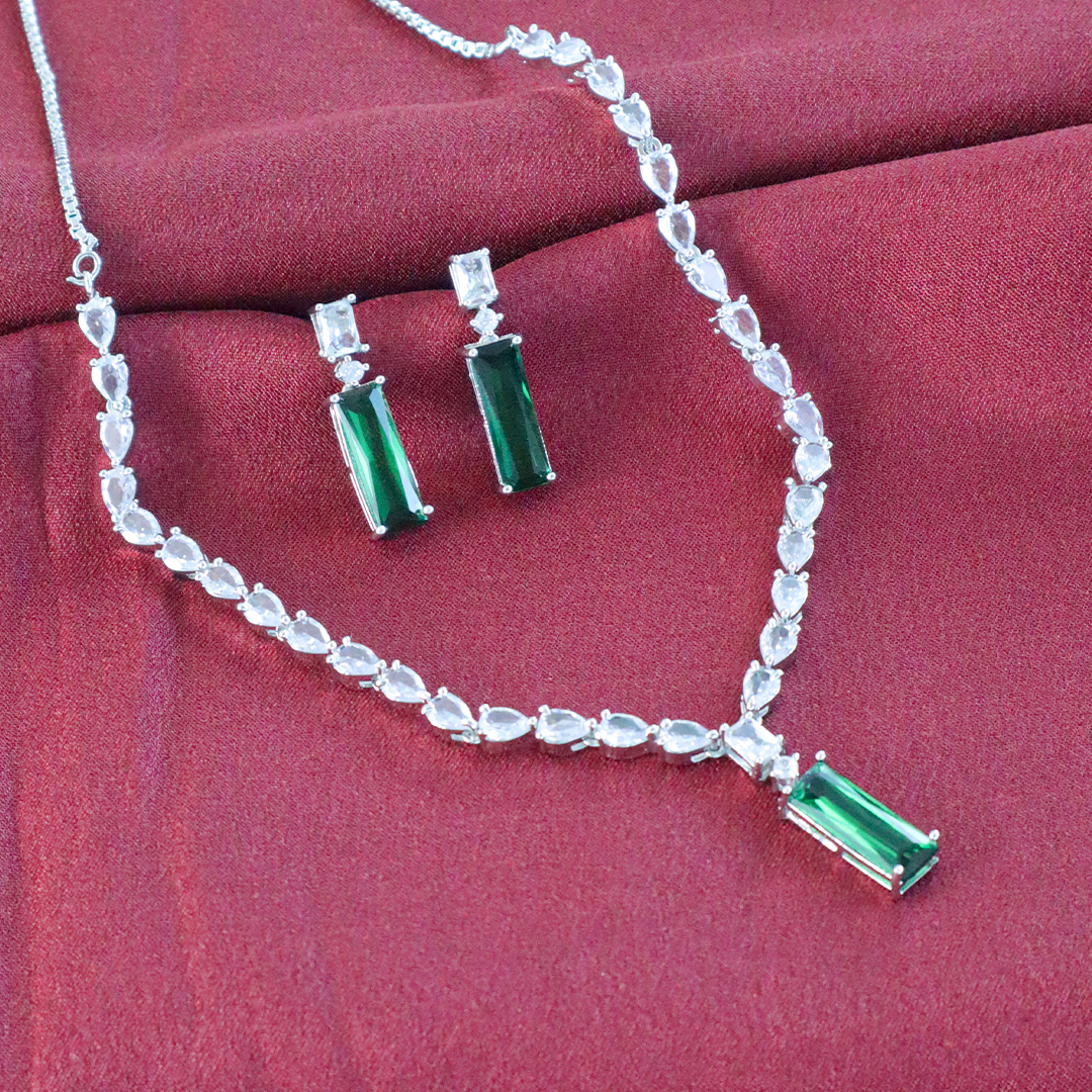 Silver Classic Glam American Diamond Pendant Set