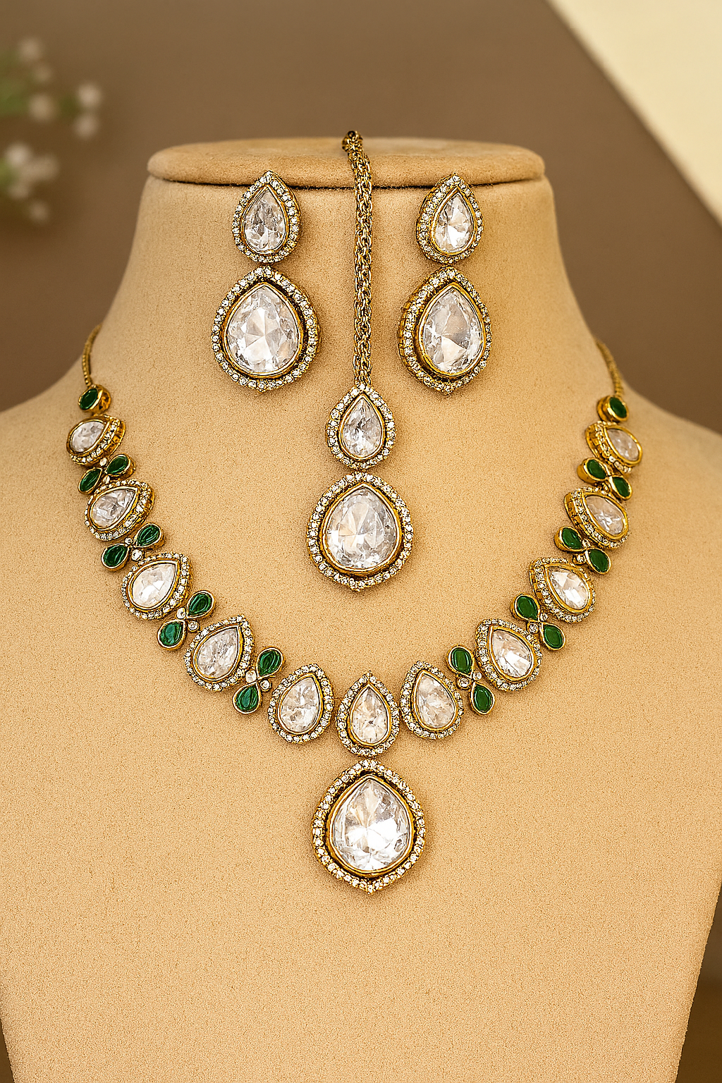 Regal Kundan Necklace Set with Earrings & Maang Tikka