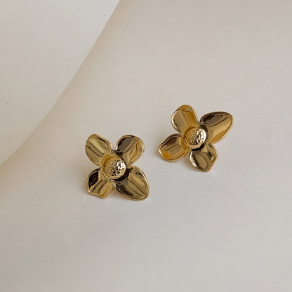 Trendy Gold Finish Floral Stud Earrings For Girls & Women (Anti-Tarnish)