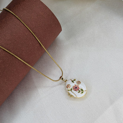 Floral Engraved Openable Pendant For Girls & Women