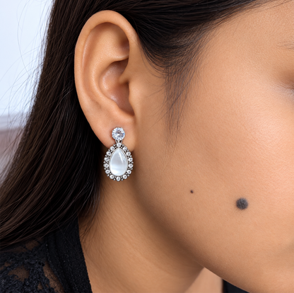Elegant Pear-Shaped Crystal Drop Korean Earrings for Women