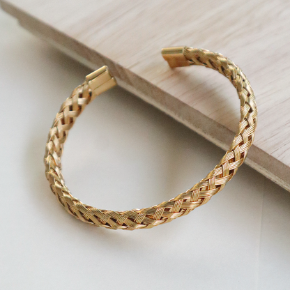Elegant Interwoven Men's Bracelet