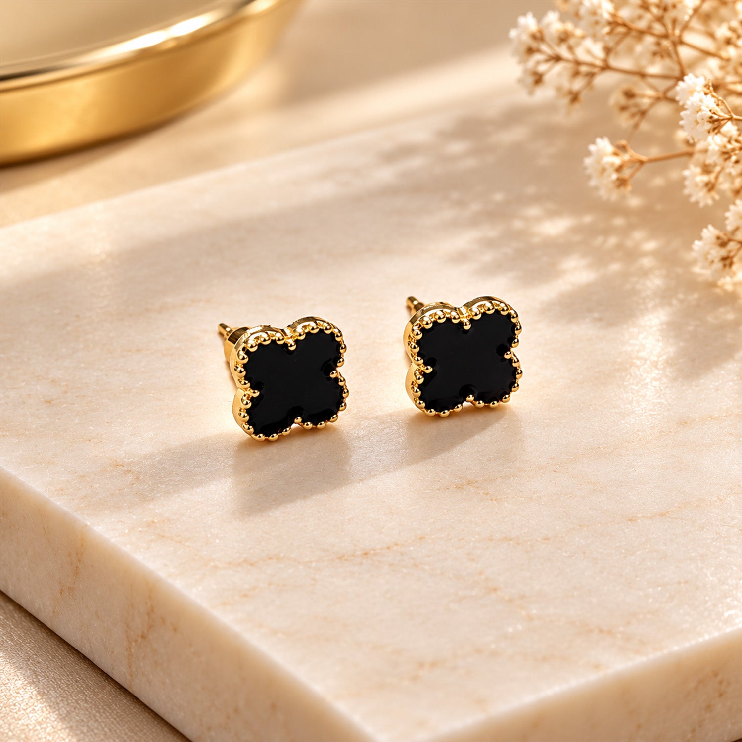 Black Four Leaf Pendant With 4 Earring Set