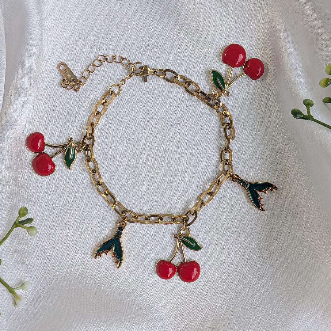 18 K Gold Plated Crimson Berry Tropical Charm Chain Bracelet (Anti Tarnish)