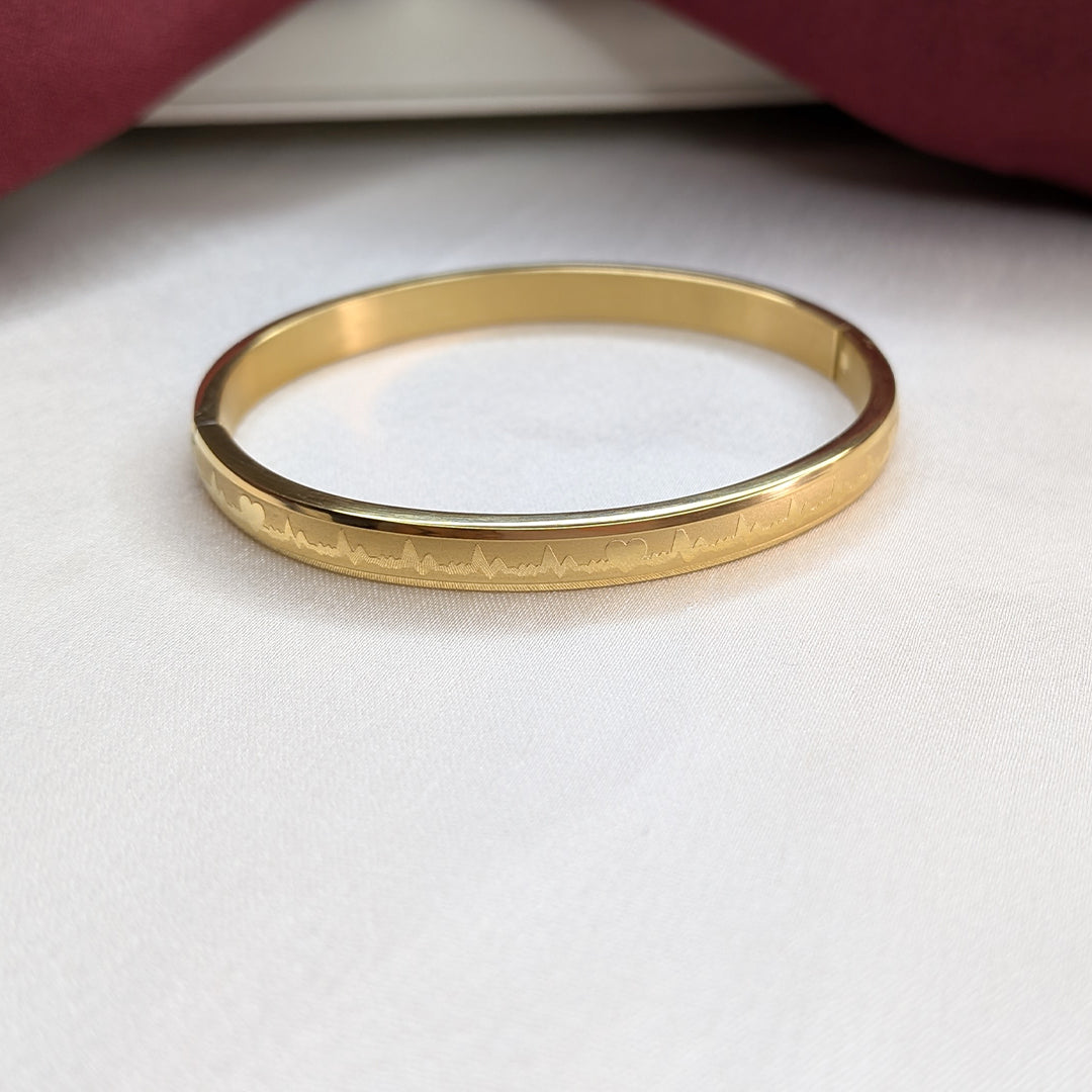 18K Gold Finish Heart Beat Pattern Openable Bracelet (Anti Tarnish) For Girls & Women