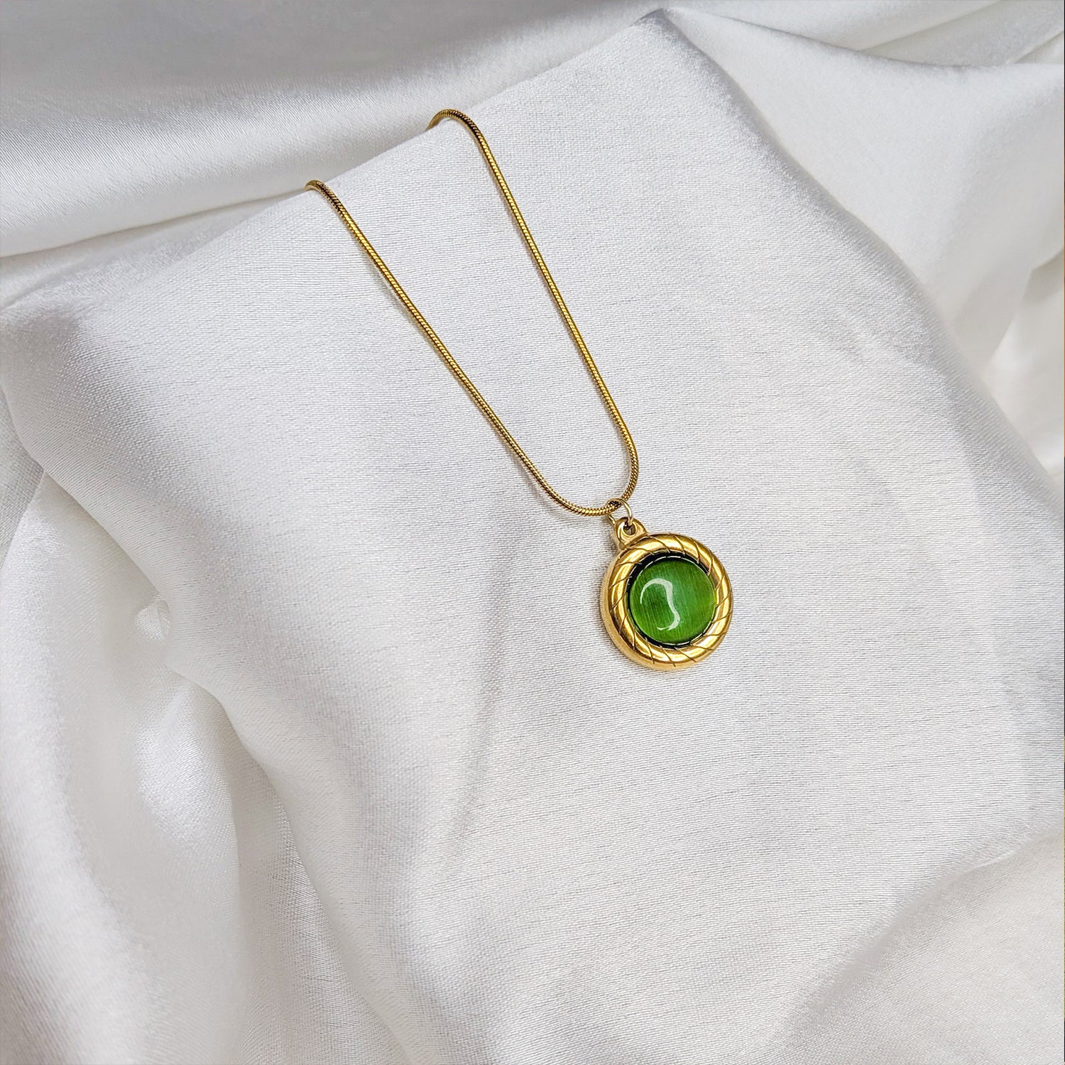 Modern Classic Round Stone Pendant For Girls & Women