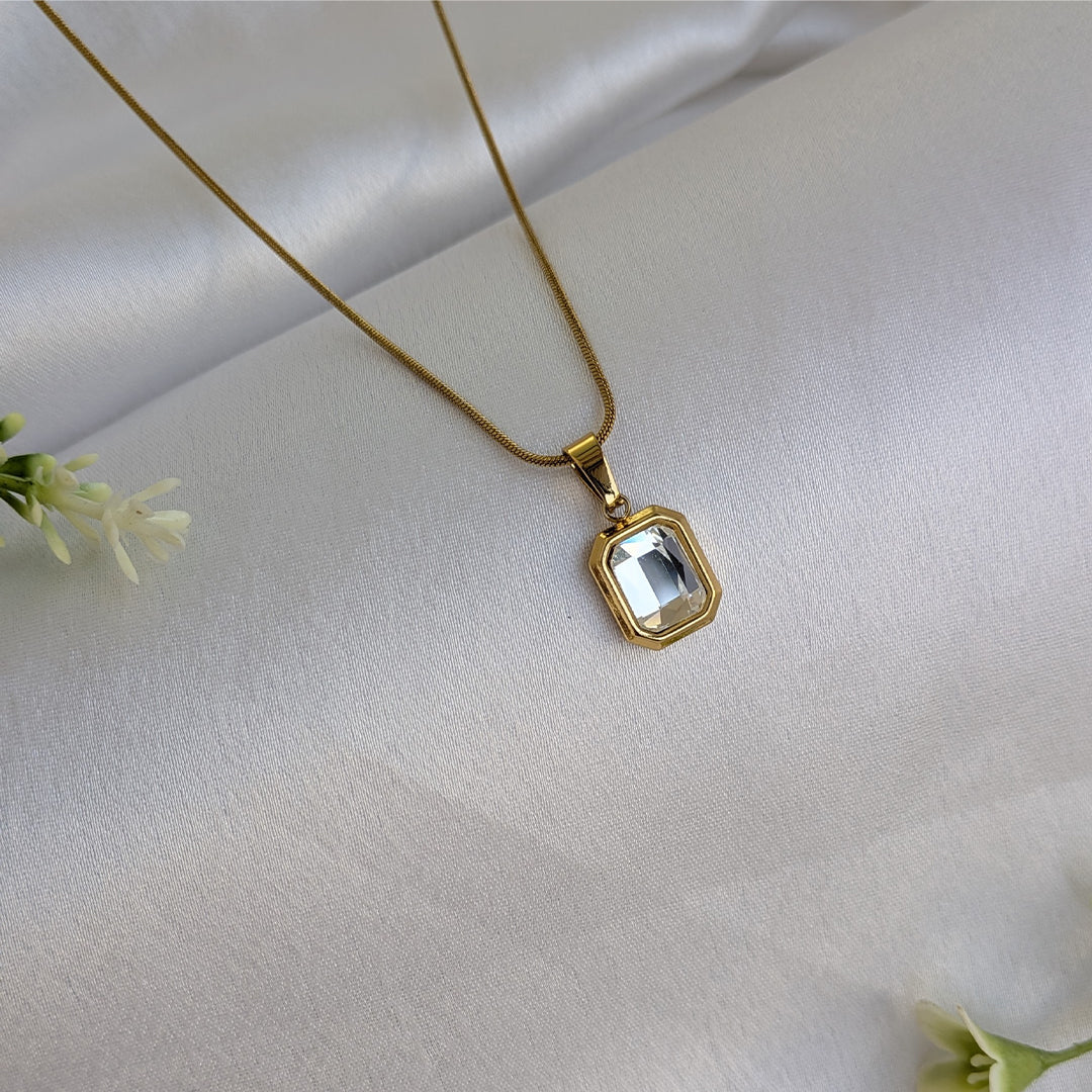 18K Gold Plated Classic Zircon Pendant Necklace (Anti Tarnish)
