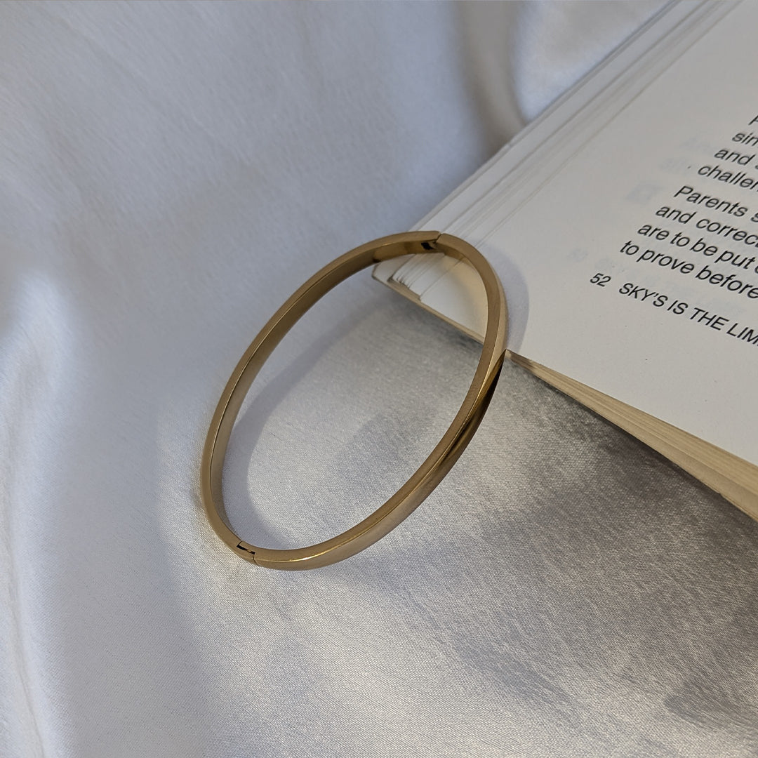 Stainless Steel Gold Plated Plain Bracelet For Girls & Women