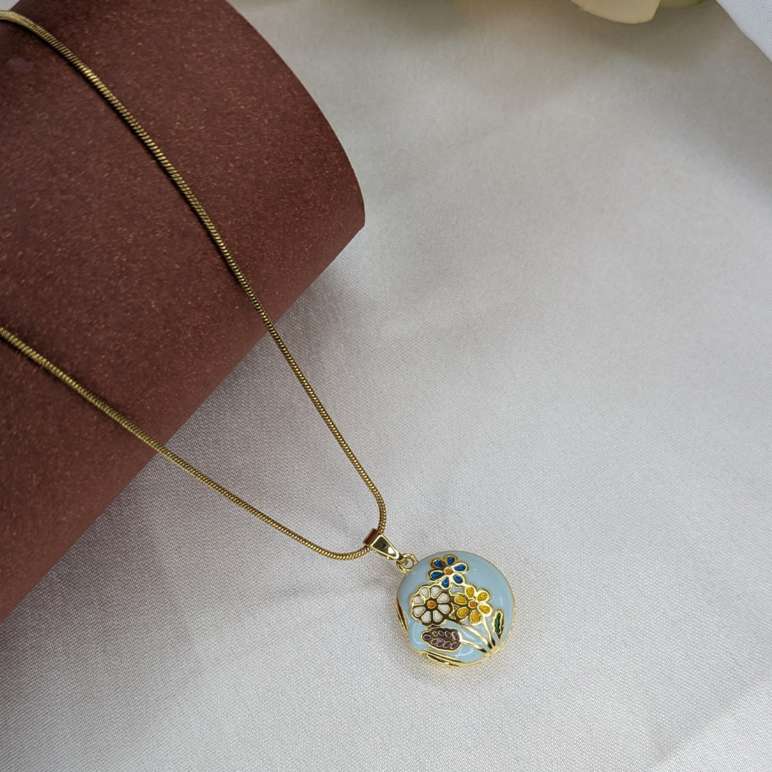 Elegant Multi Flower Design Openable Pendant For Girls & Women