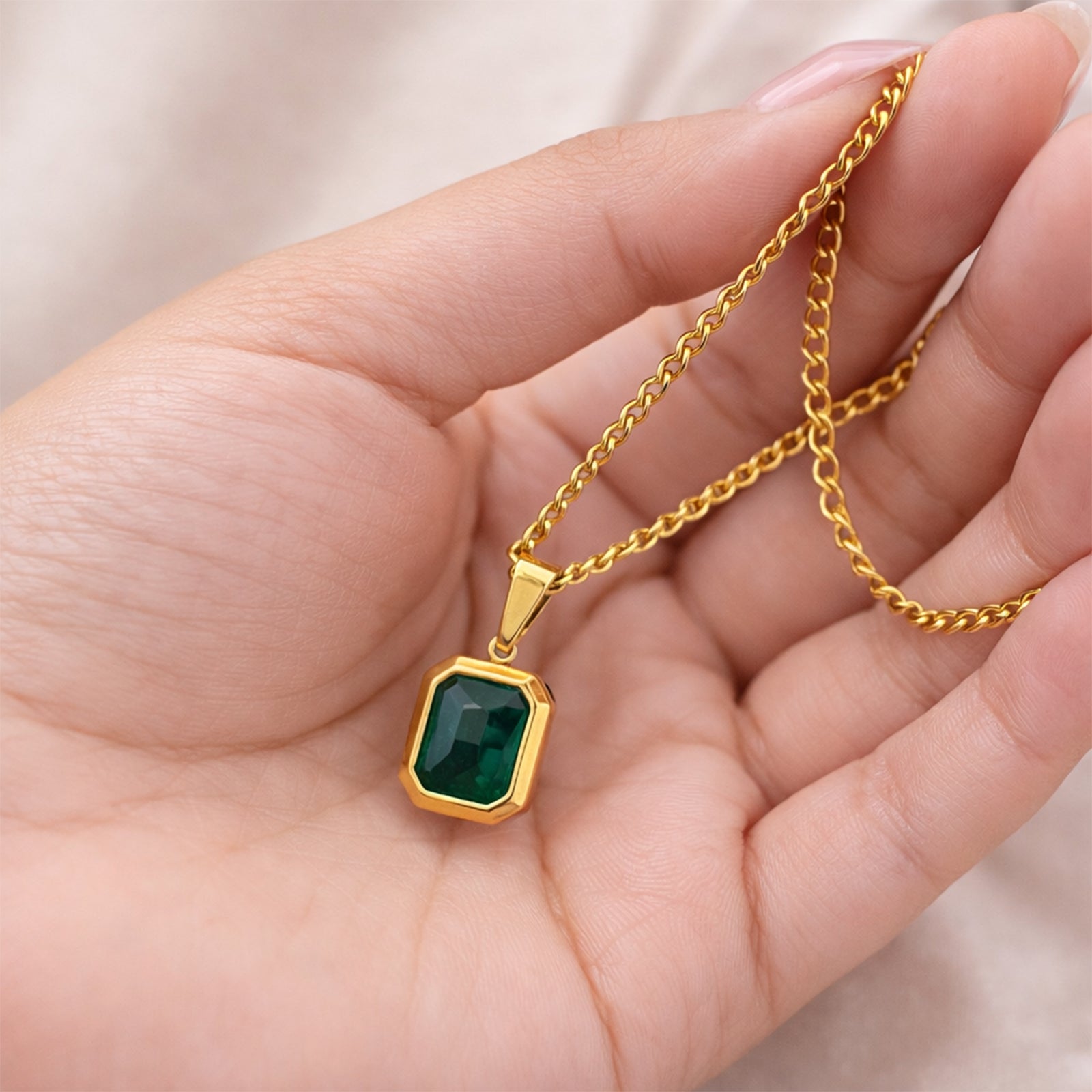 18K Gold Plated Classic Zircon Pendant Necklace (Anti Tarnish)