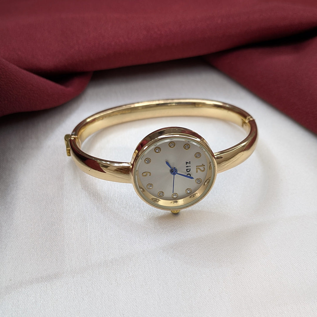 Classic Circular Analog AD Studded Plain Band Bracelet Watch For Girls & Women