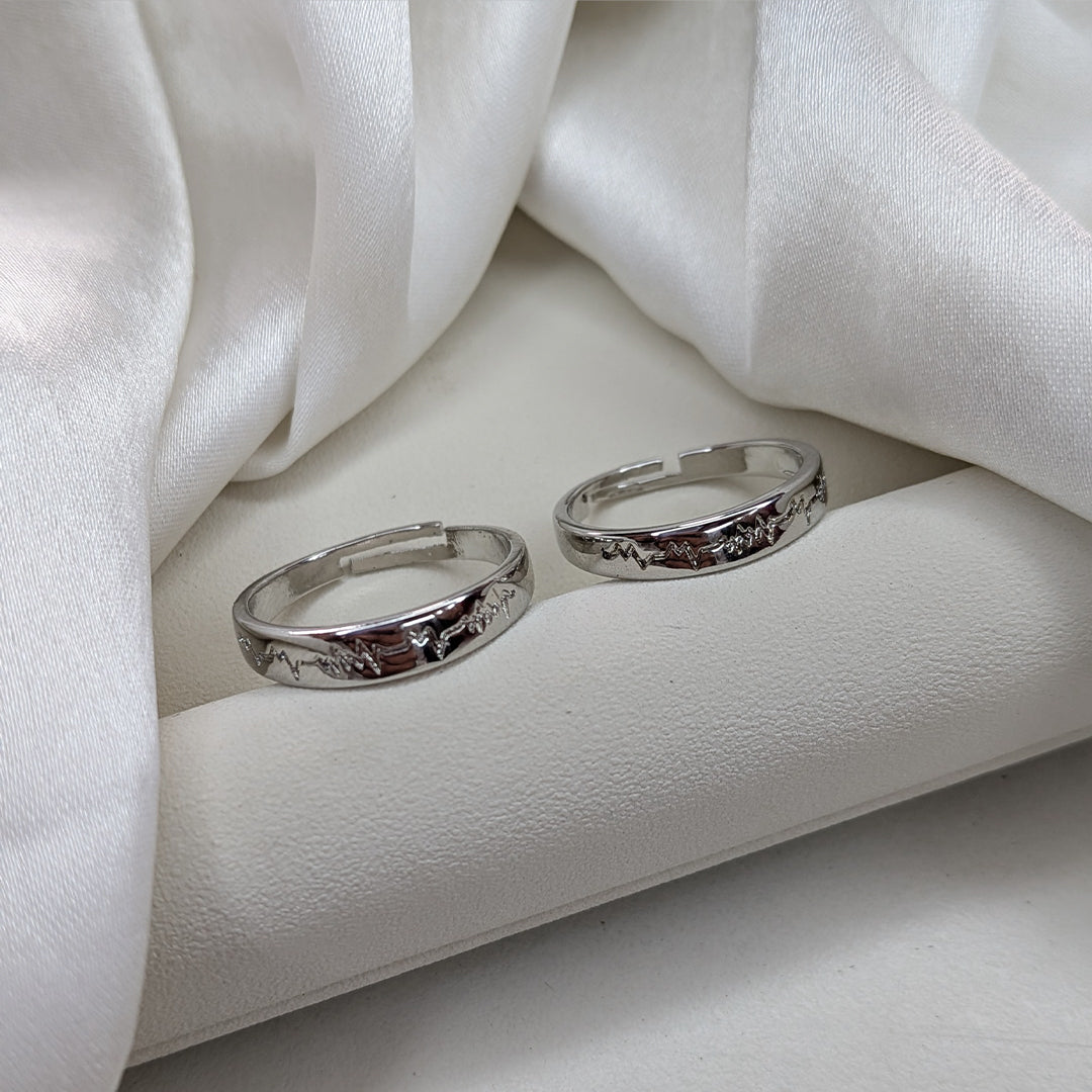Heart Beat Pattern Couple Ring Set