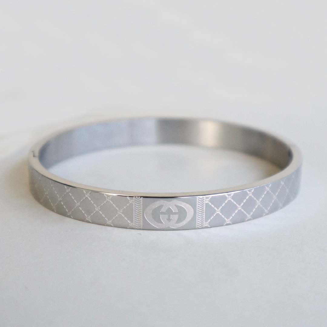 Stylish Silver Finish Men’s Bracelet with Cross Design