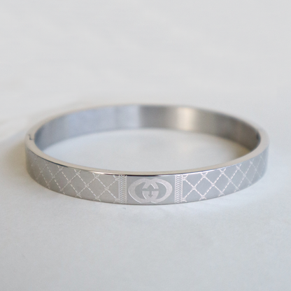 Stylish Silver Finish Men’s Bracelet with Cross Design