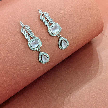 AD Luxe Square & Teardrop Gemstone Necklace With Matching Earrings For Women