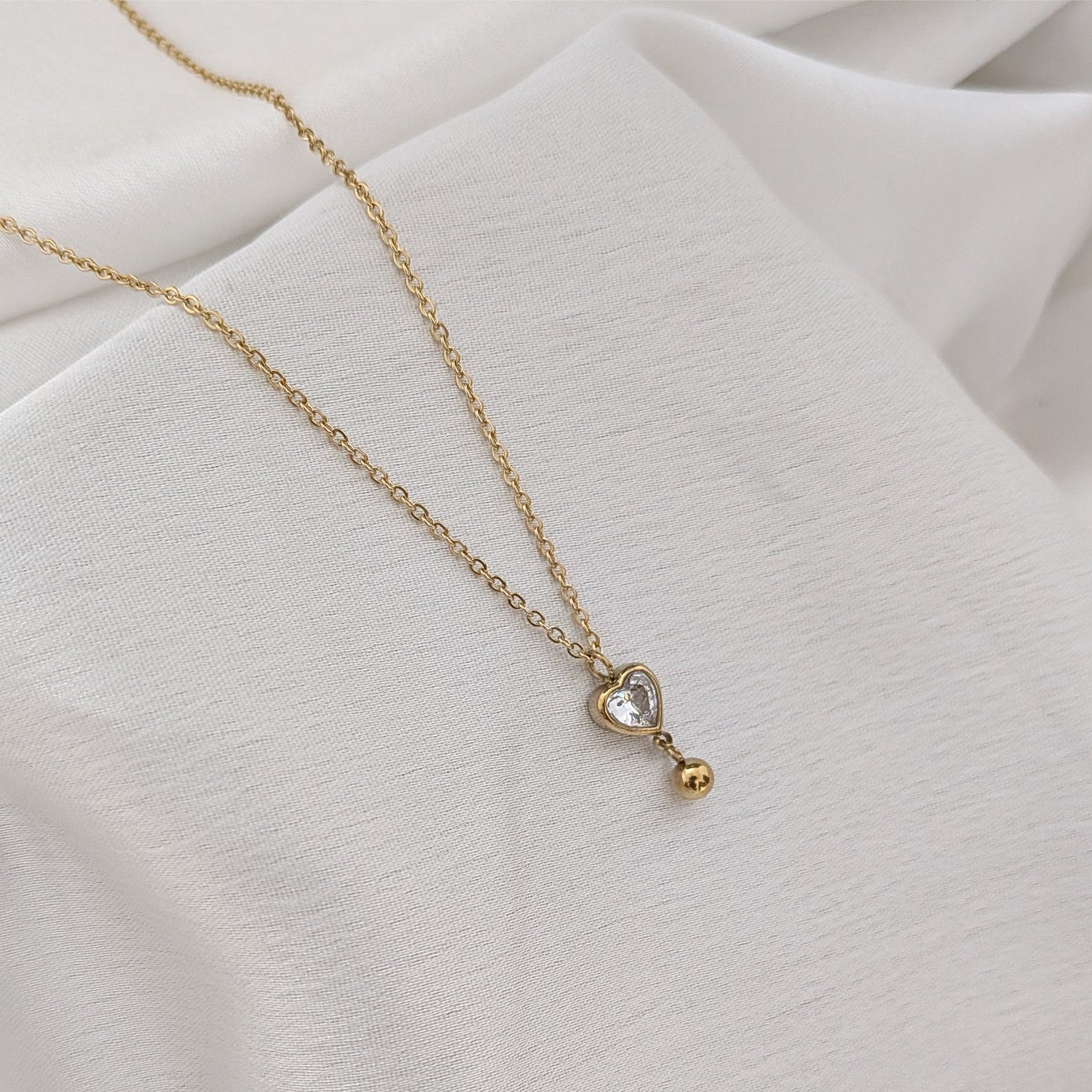 Minimal Heart solitaire Beaded Ad Stone Pendant For Girls & women