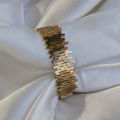 Elegant Gold Finish Geometric Pattern Bracelet For Girls & Women