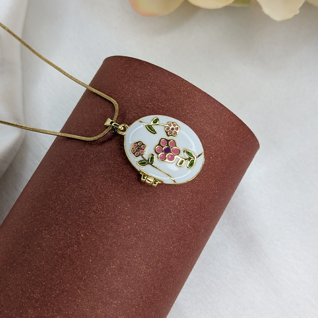 Floral Engraved Openable Pendant For Girls & Women