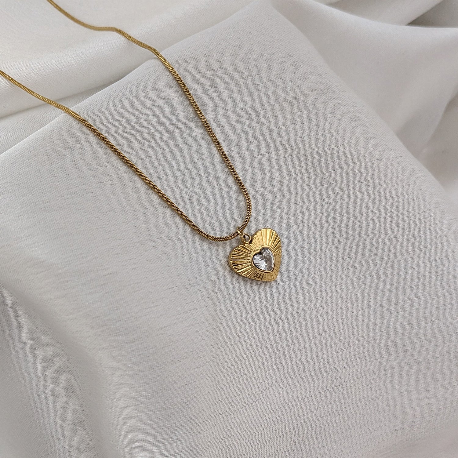 Dainty Radiant Dual Heart Pendant For Girls & Women