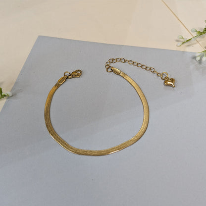 Trendy Gold Finish Smooth Snake Chain Bracelet With Lobster Clasp for Women (Anti-Tarnish)
