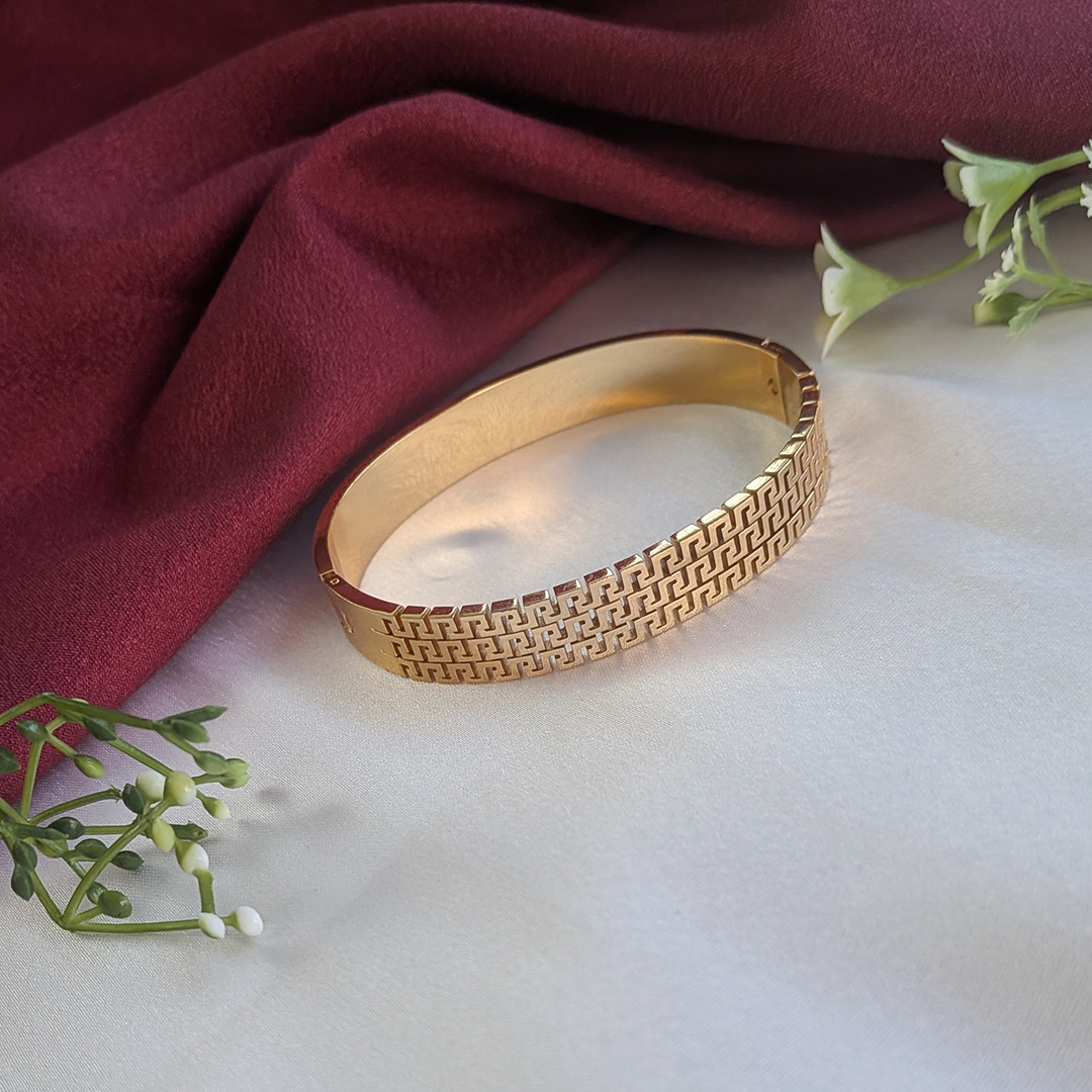 18K Gold-Plated Luxe Geometric Bracelet (Anti Tarnish)