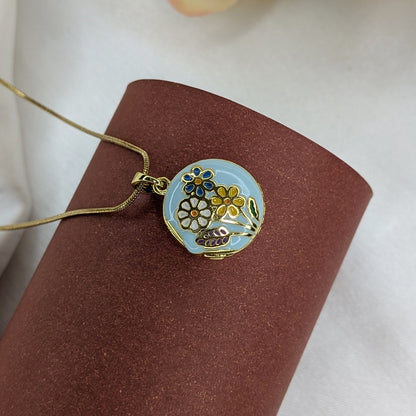 Elegant Multi Flower Design Openable Pendant For Girls & Women