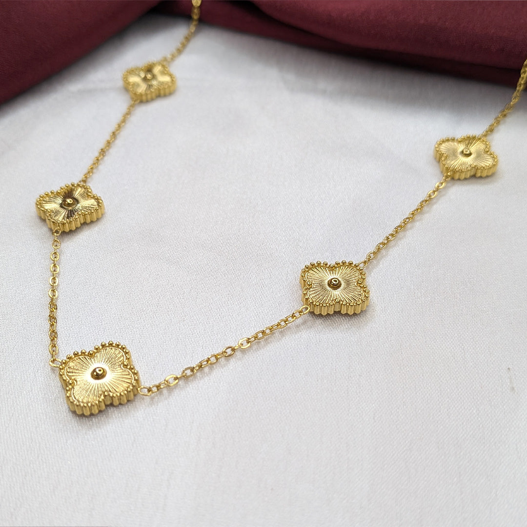 18K Gold Plated Eternal Five Floral Pendant Necklace (Anti Tarnish)