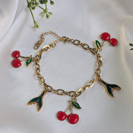 18 K Gold Plated Crimson Berry Tropical Charm Chain Bracelet (Anti Tarnish)