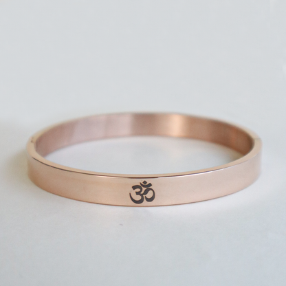 18K Gold Plated Men’s Bracelet Engraved WIth Plain OM Design