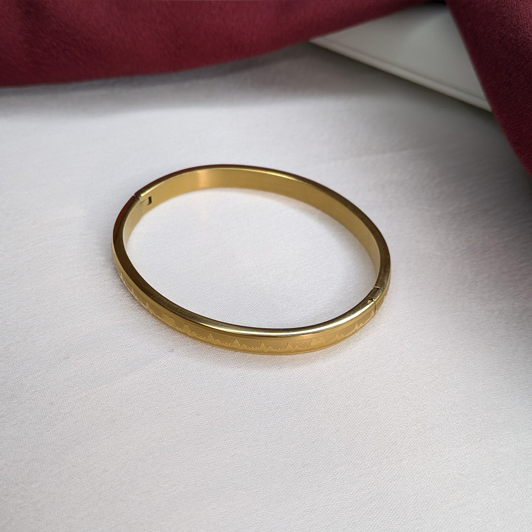 18K Gold Finish Heart Beat Pattern Openable Bracelet (Anti Tarnish) For Girls & Women