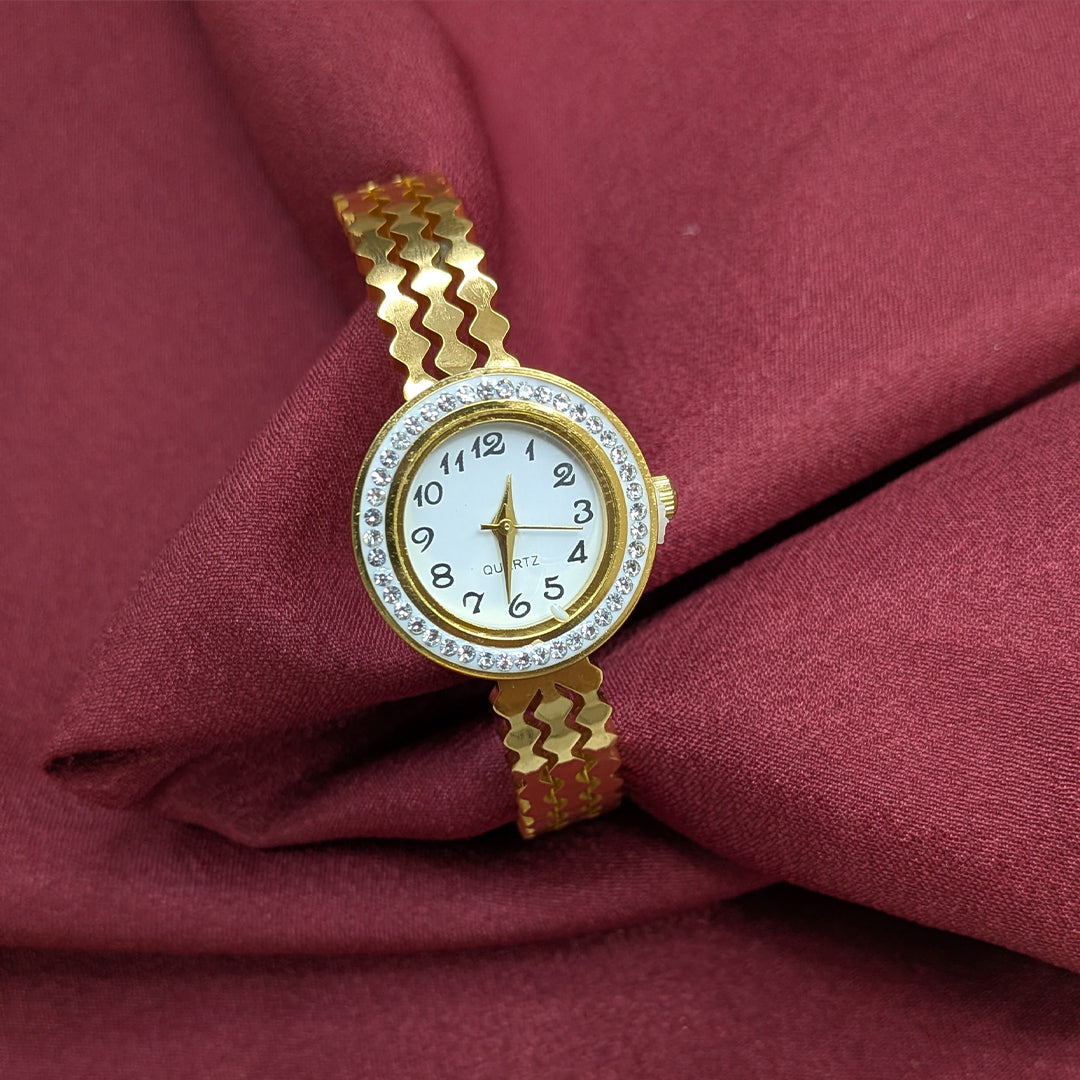 Classic Analog AD Studded Wave Design Band Bracelet Watch For Girls & Women