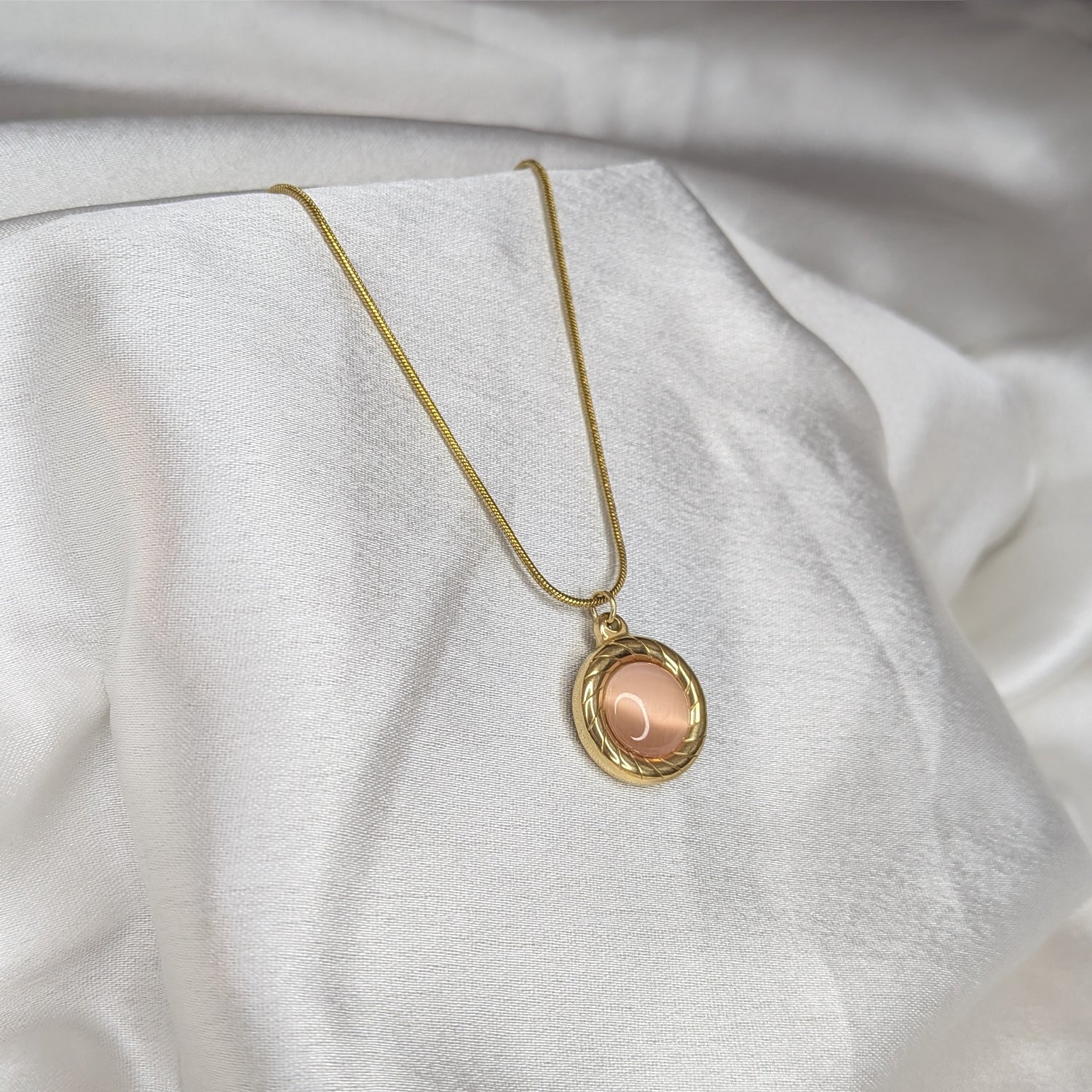 Modern Classic Round Stone Pendant For Girls & Women