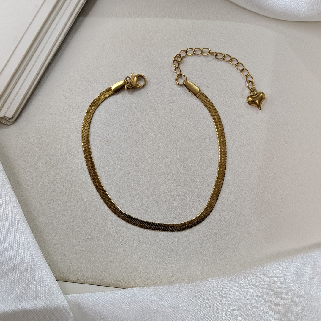 Trendy Gold Finish Smooth Snake Chain Bracelet With Lobster Clasp for Women (Anti-Tarnish)