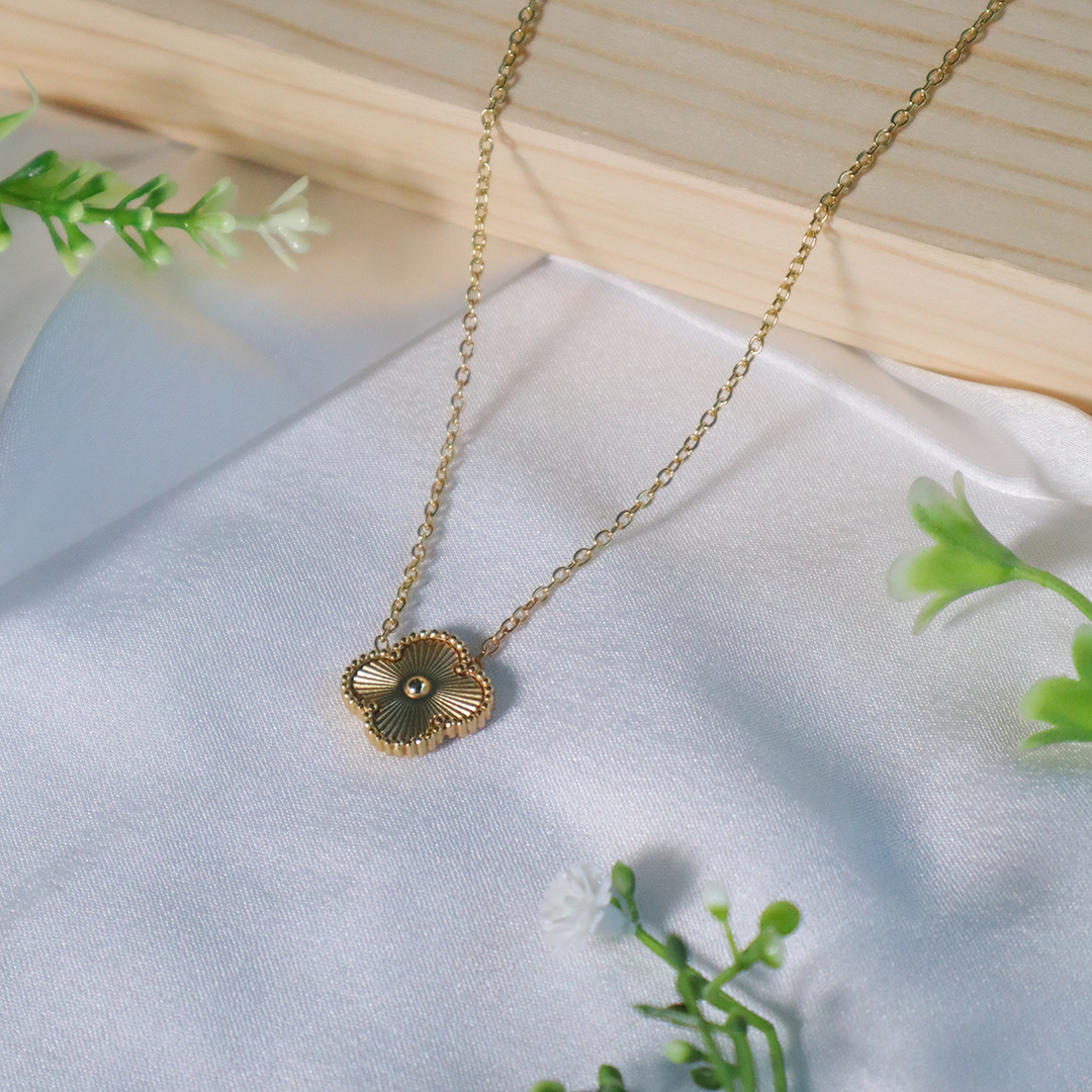 Enamel Clover Pendant Necklace ( Anti-Tarnish )