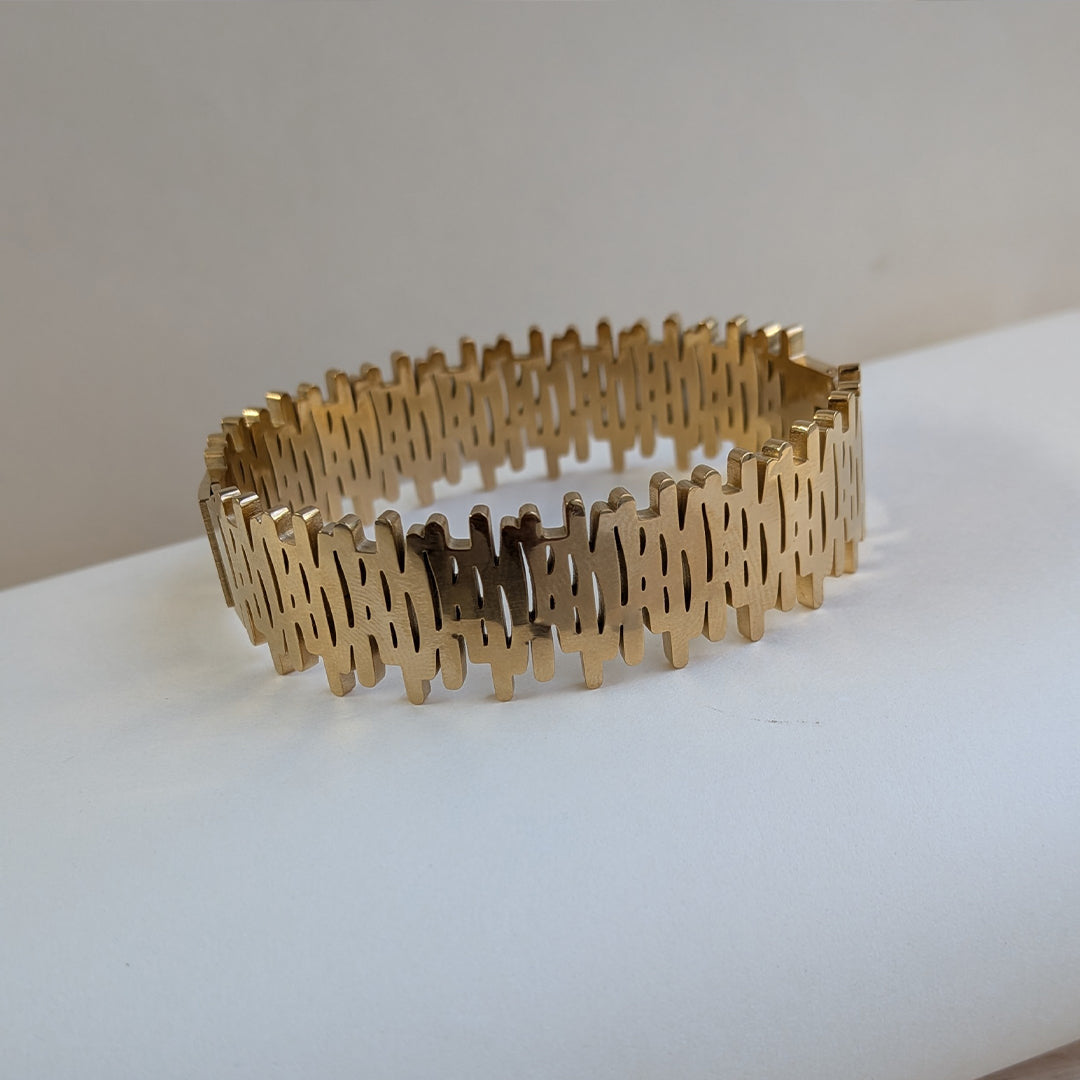 Elegant Gold Finish Geometric Pattern Bracelet For Girls & Women