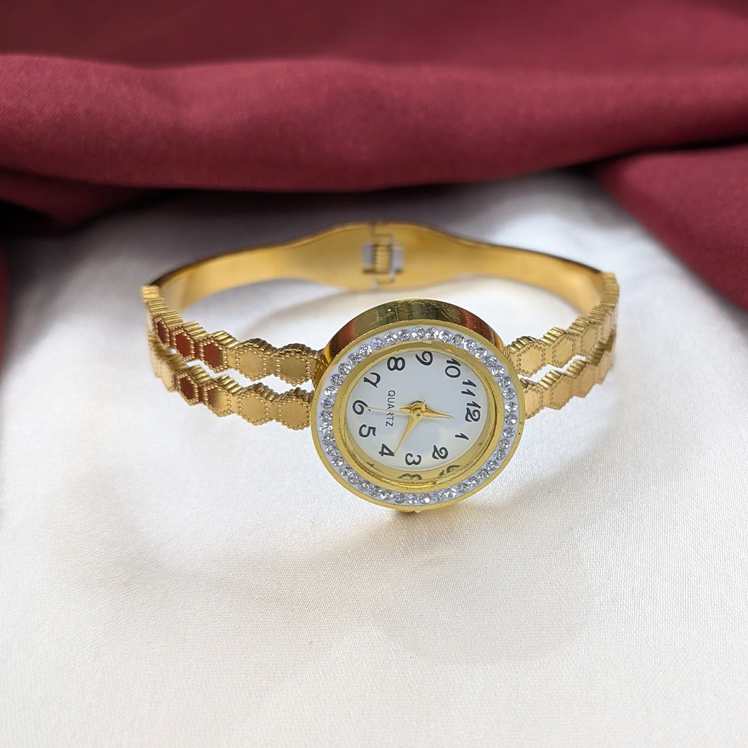 Classic Analog AD Studded Hexagonal Link Design Band Bracelet Watch For Girls & Women