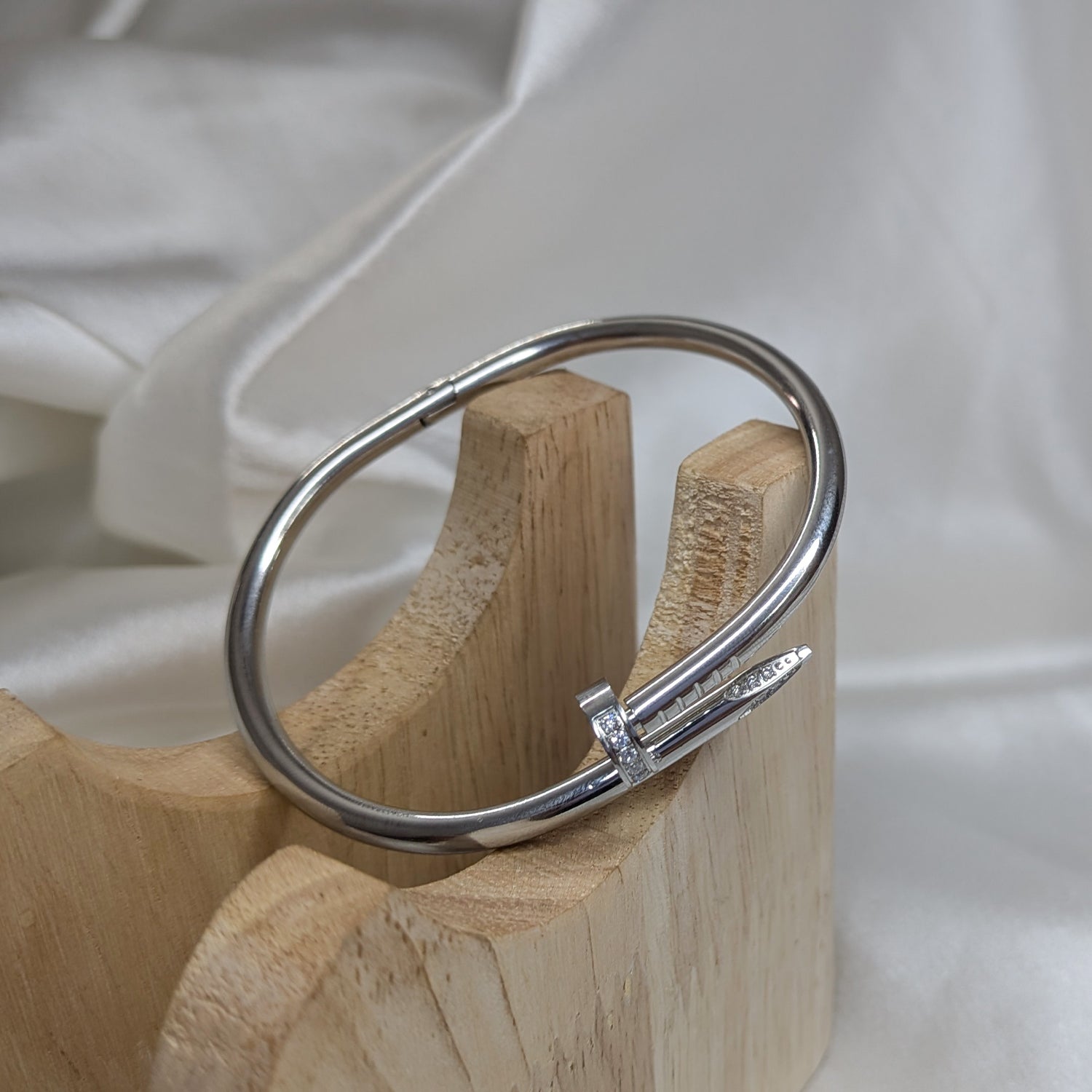 18K Gold Plated Nail With American Diamond Bracelet (Anti Tarnish)